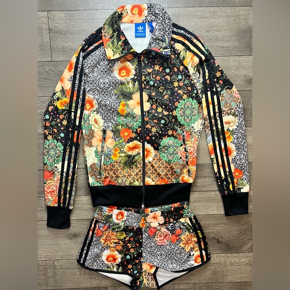 FARM RIO X ADIDAS - Jardim Agharta Floral Mandala Jacket Set - Bundle - Picture 1 of 6